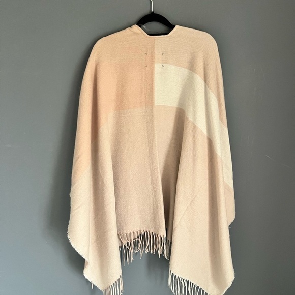 New Soia & Kyo Fringe Wrap Shawl Scarf Pashmina Soft Colorblock Womens One Size - Picture 4 of 4